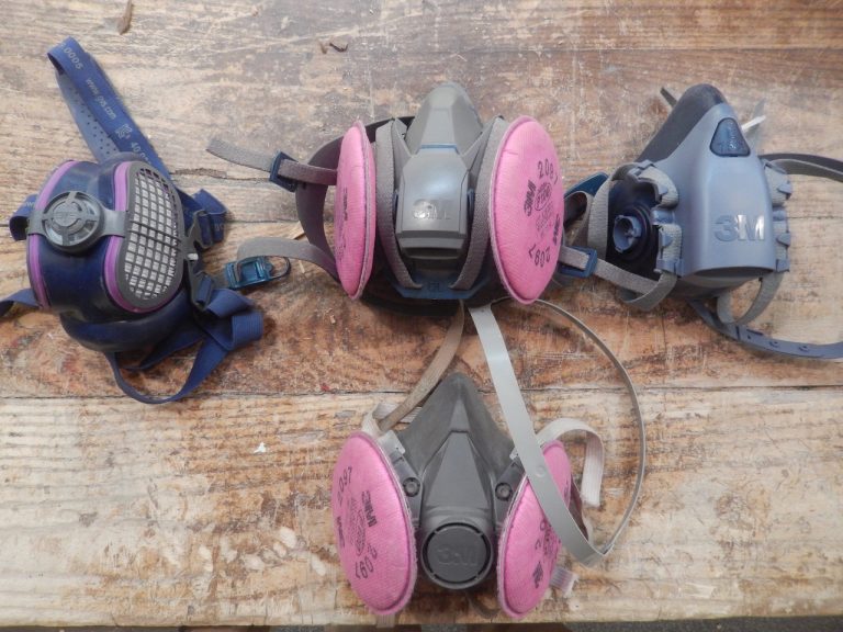 5 Best Respirators for Woodworking in 2025