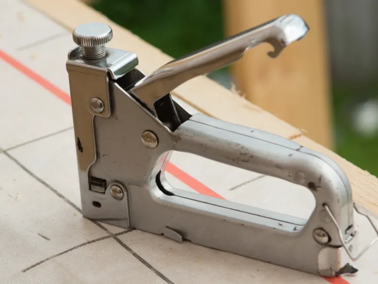 8 Best Staple Guns in 2025
